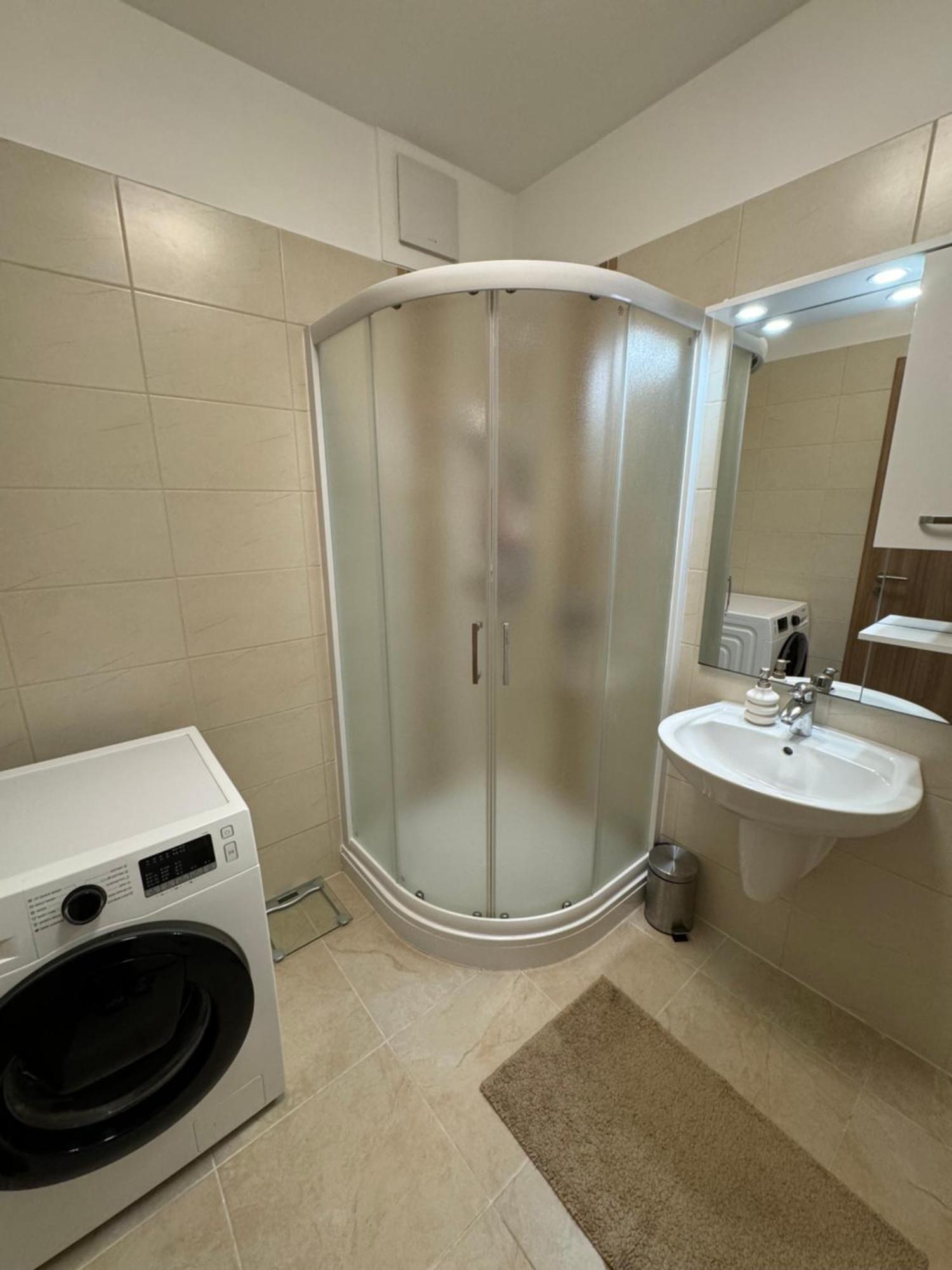 Lelle Resort Apartman Balatonlelle Eksteriør bilde