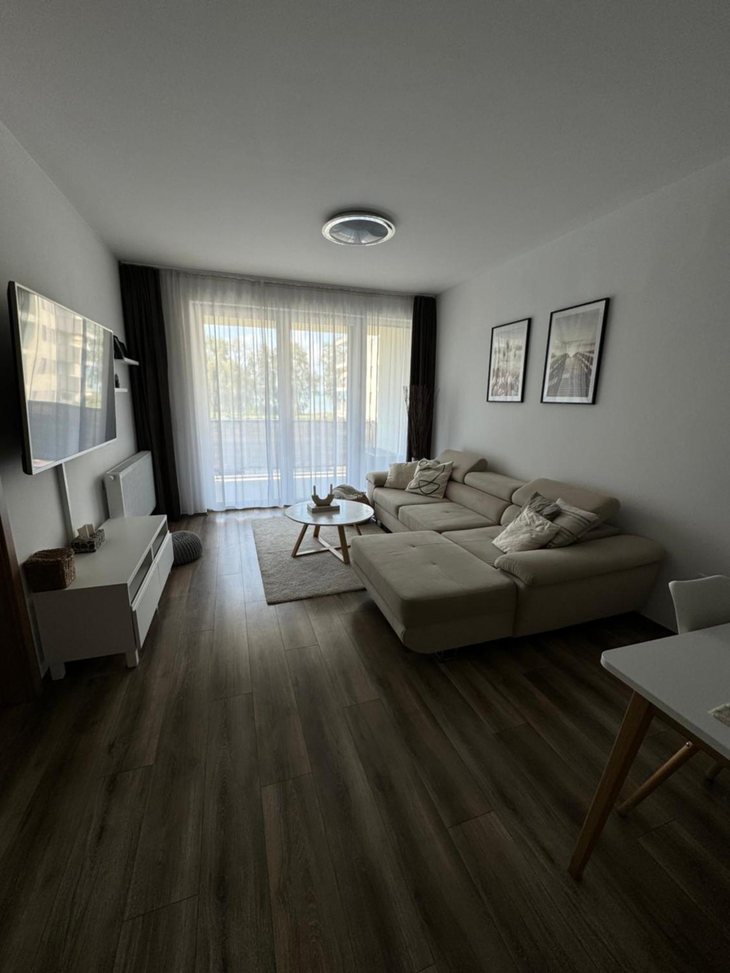 Lelle Resort Apartman Balatonlelle Eksteriør bilde