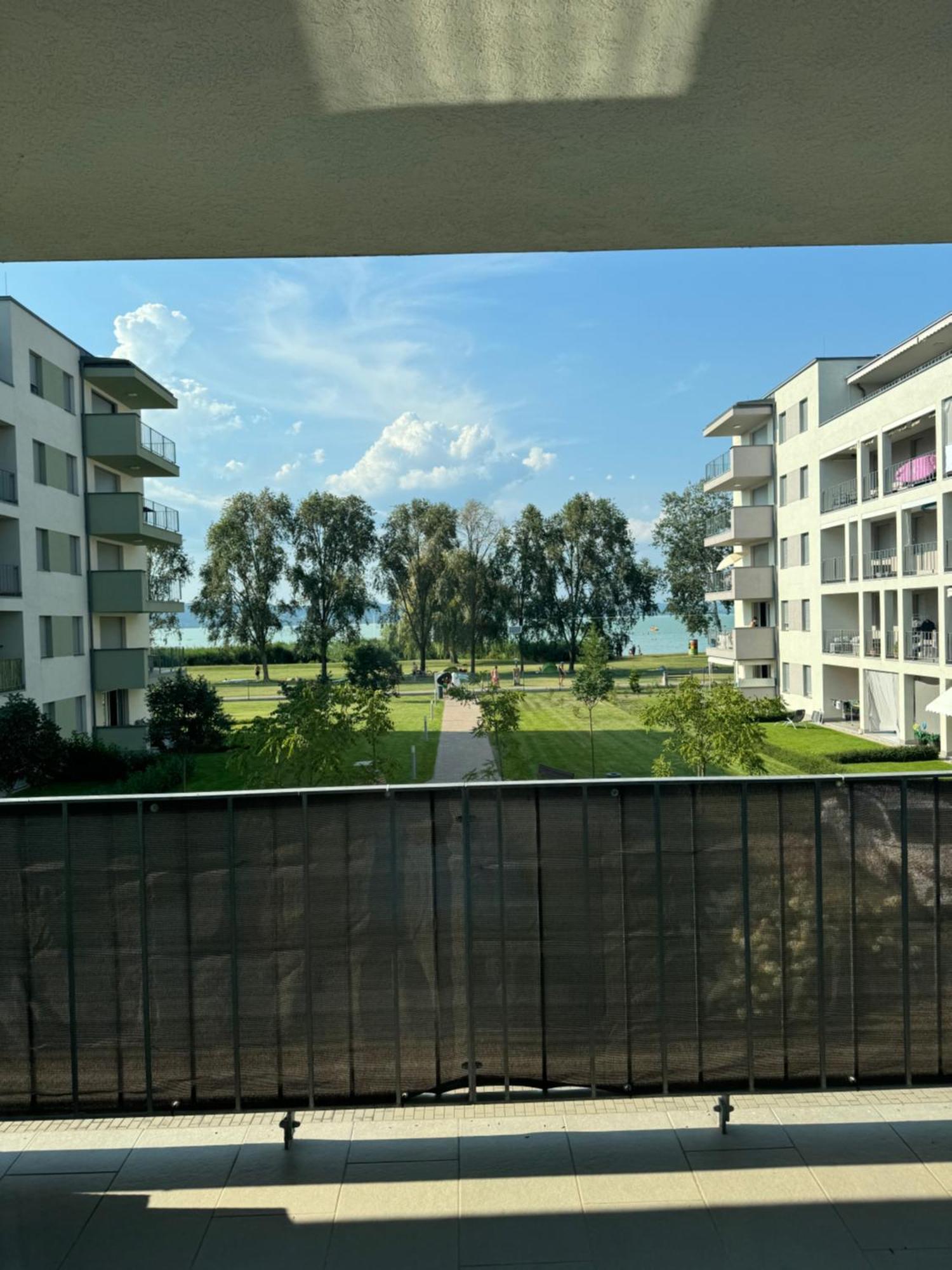 Lelle Resort Apartman Balatonlelle Eksteriør bilde