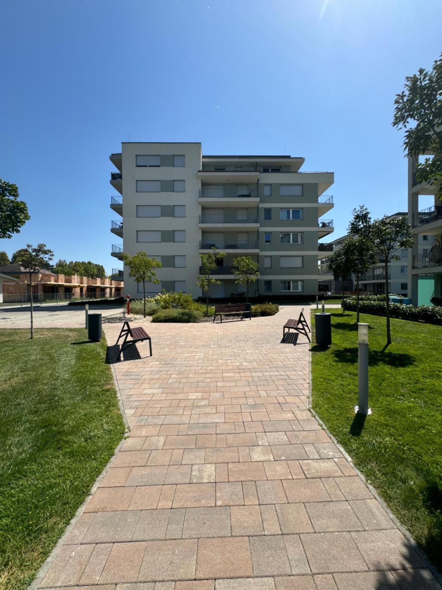 Lelle Resort Apartman Balatonlelle Eksteriør bilde